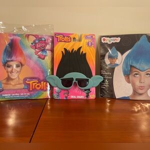 Troll wigs and glasses